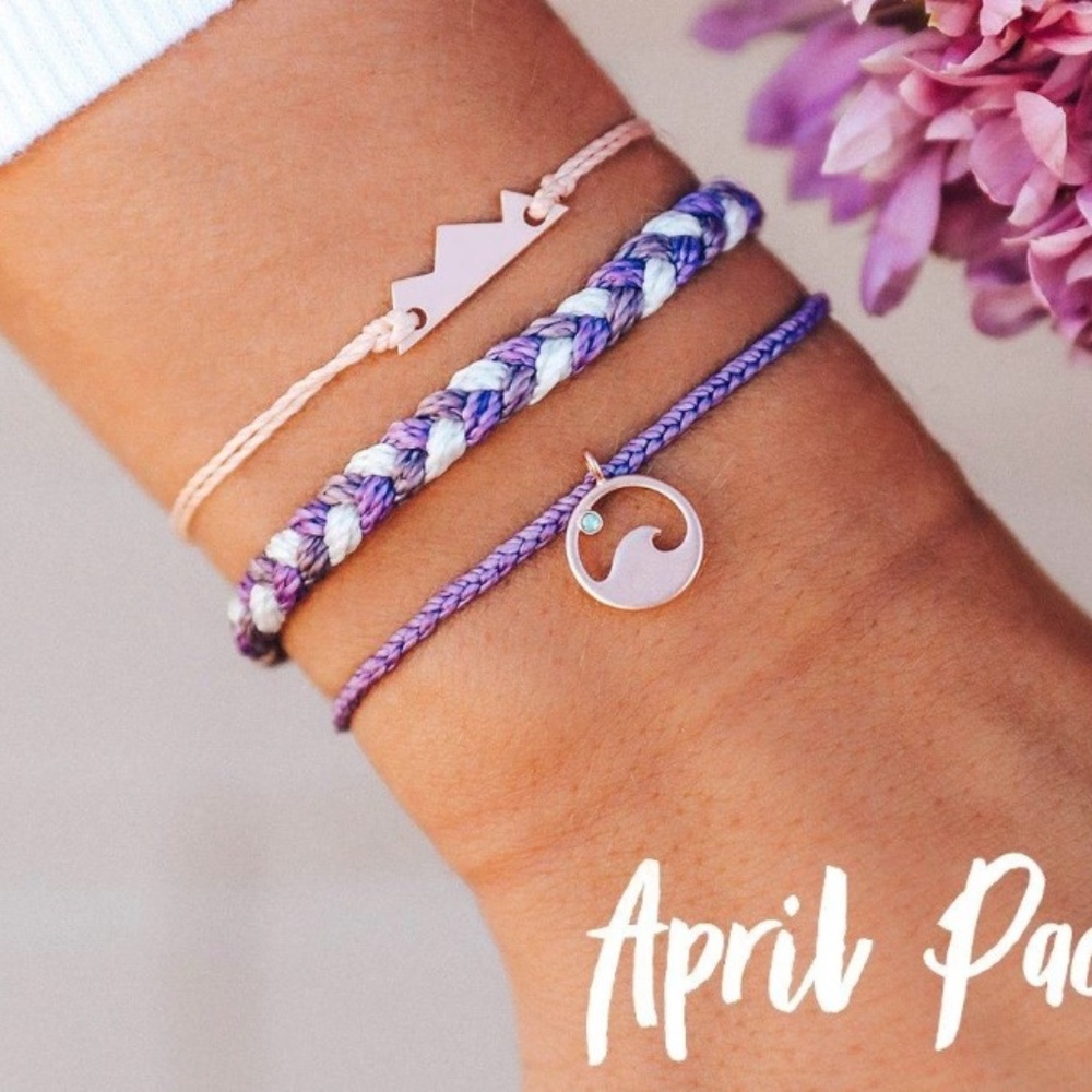 Pura Vida Bracelets Club – April
